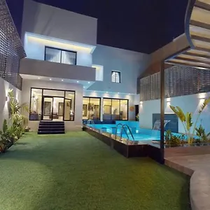 https://shalih-blak-white.jeddahhotels.net