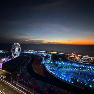https://shka-mtla-ala-albahr-art-bromenad.jeddahhotels.net
